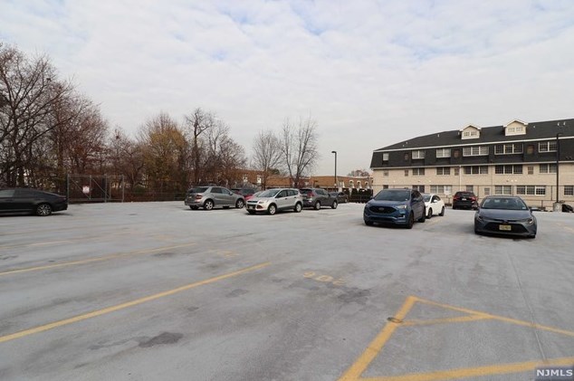 208 Anderson St, Hackensack NJ  07601-3519 exterior