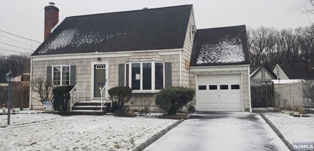 270 Lincoln Ave, Elmwood Park, NJ 07407
