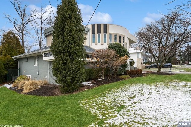 1624 Dover Ct, Teaneck, NJ 07666