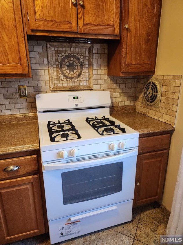 28 Knox Ter Apt 2b, Wayne, NJ
