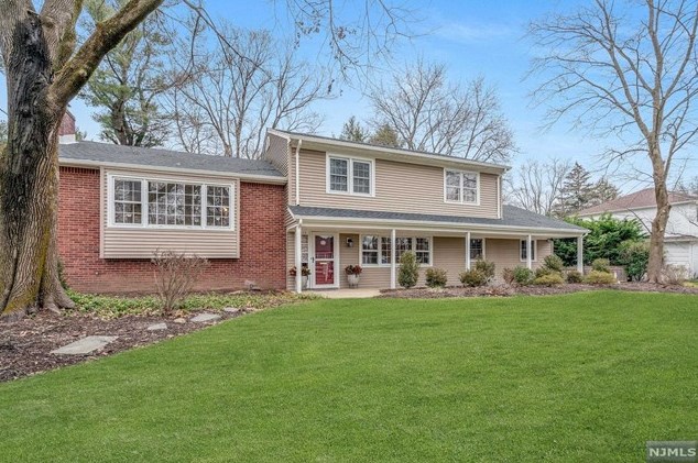 625 Kenwood Rd, Ridgewood, NJ 07450