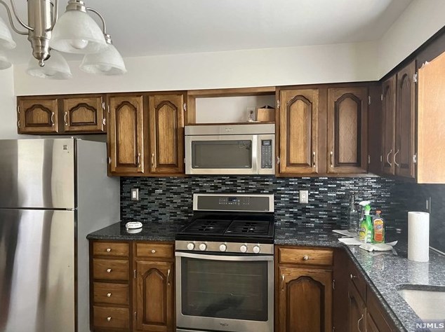 14 Roosevelt St, Little Ferry NJ  07643-1762 exterior