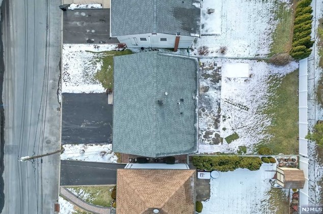 150 Meadow Ln, Secaucus NJ  07094-4338 exterior