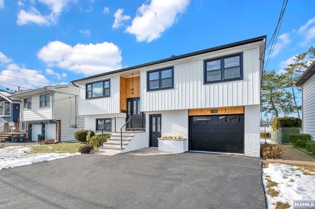 150 Meadow Ln, Secaucus, NJ 07094-4338