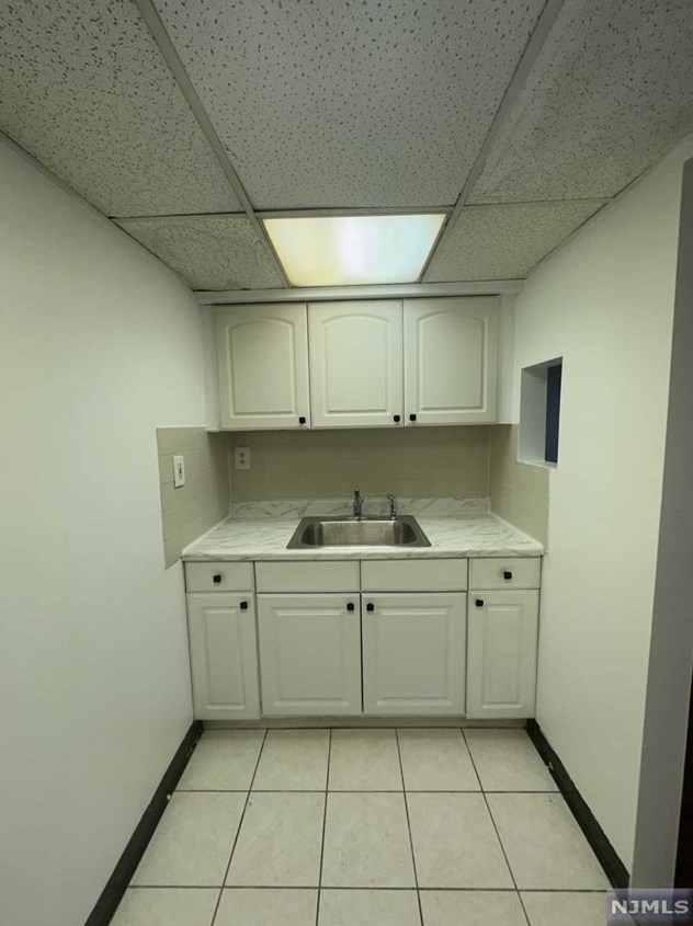 1404 91st St #b, North Bergen, NJ 07047