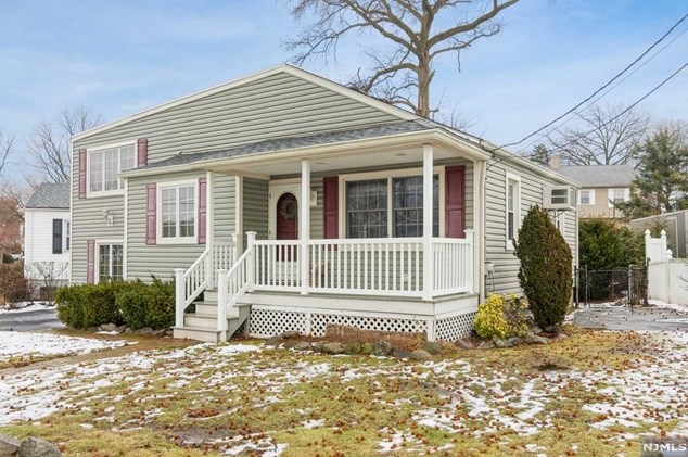 264 North Blvd, Saddle Brook, NJ 07663