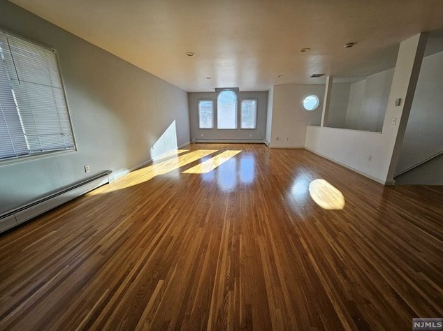 333 2nd St #2nd Fl, Palisades Park, NJ 07650
