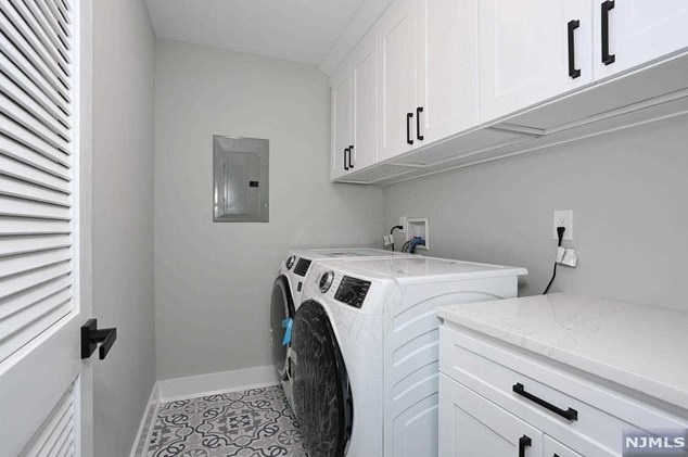 36 Amy Ct, Westwood NJ  07677-8001 exterior