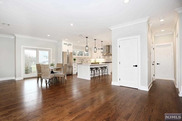 36 Amy Ct, Westwood NJ  07677-8001 exterior