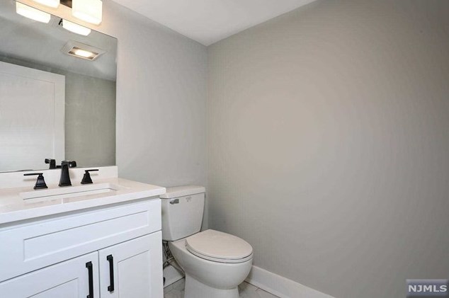 36 Amy Ct, Westwood NJ  07677-8001 exterior
