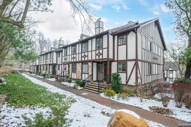 311 Mark Twain Way, Mahwah, NJ 07430