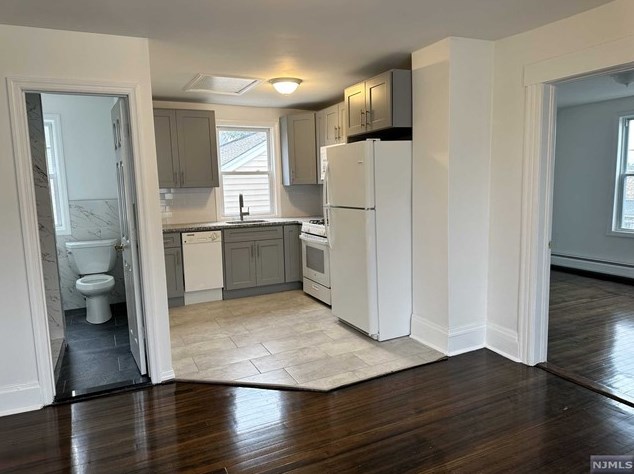 101 Cedar St #2, Outwater, NJ 07026