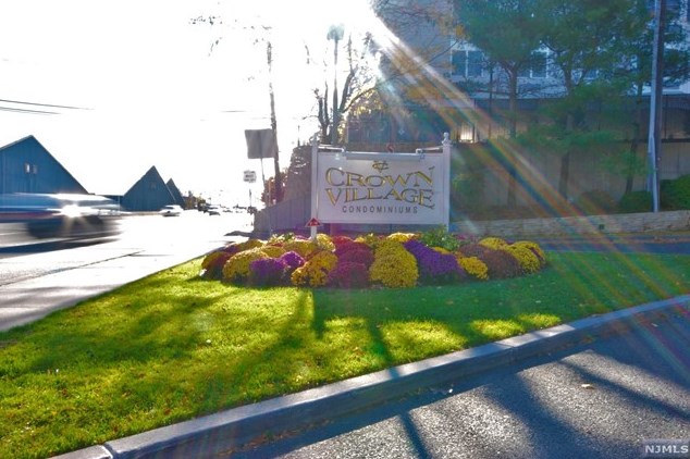 400 Crown Ct Apt 563, Edgewater, NJ 07020