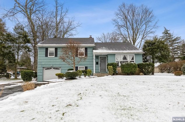 629 Ridgewood Rd, Westwood, NJ 07676