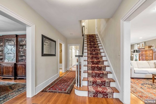 218 Richards Rd, Ridgewood, NJ 07450