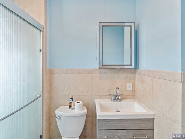 84 Palisade Ave, Cliffside Park NJ  07010-1038 exterior