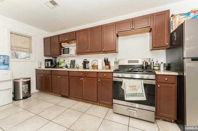 128 N 4th St #2, Paterson, NJ 07522