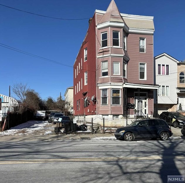 331 Elizabeth Ave, Newark NJ  07112-2707 exterior