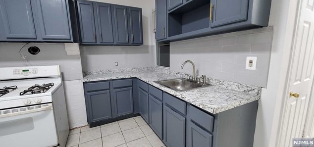 331 Elizabeth Ave, Newark NJ  07112-2707 exterior