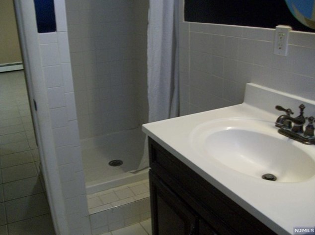 1297 Inwood Ter, West Fort Lee NJ  07024-1775 exterior