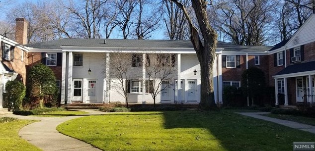 191 Knickerbocker Rd #17, Englewood, NJ 07631