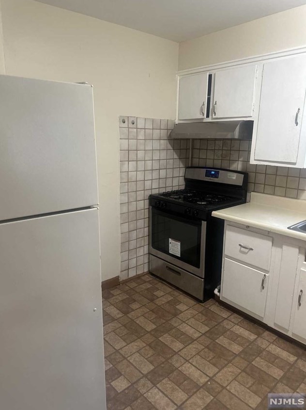 241 Elm Ave, Teaneck NJ  07666-2322 exterior