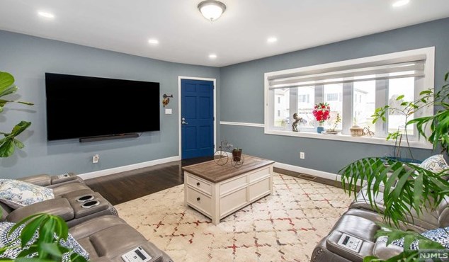 459 Dewey Ave, Saddle Brook NJ  07663-5905 exterior