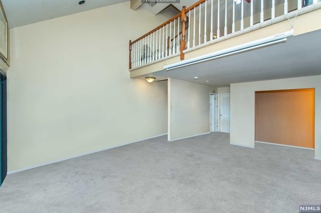 47 Manchester Ln, West Milford, NJ 07480