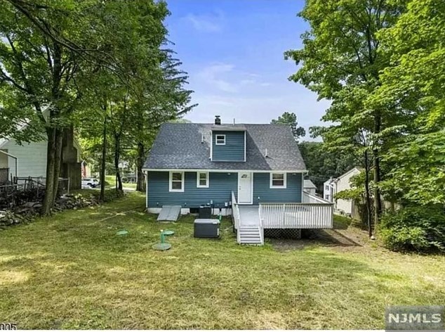 48 Iroquois Ave, Oakland, NJ 07436
