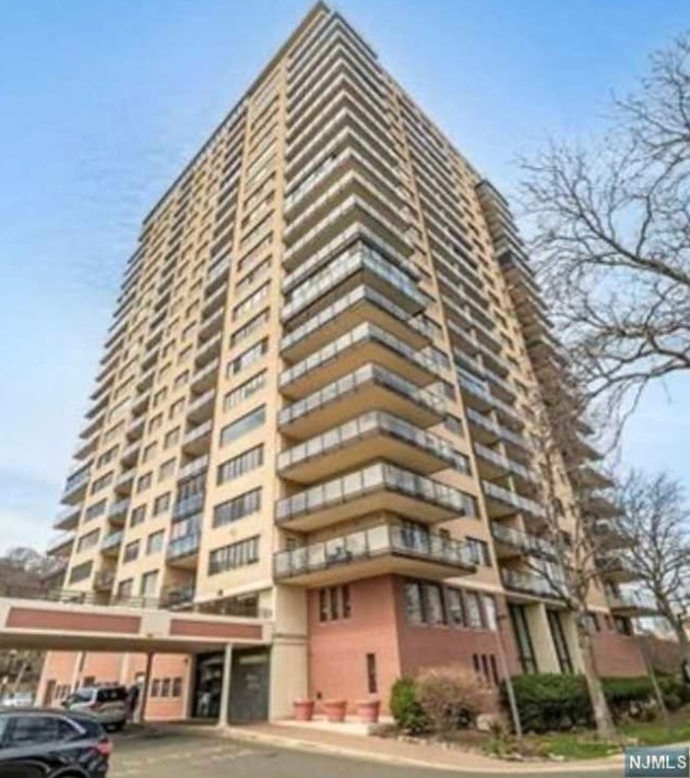 1203 River Rd #4a, Edgewater, NJ