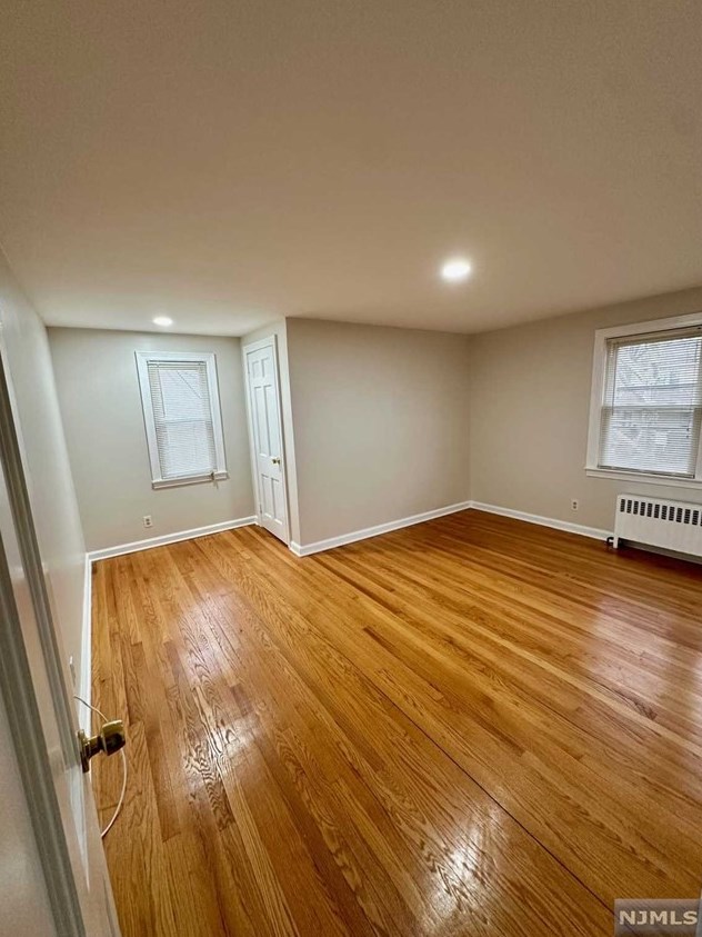 340 Diamond Bridge Ave, Paterson, NJ 07506