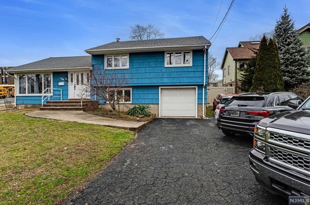 159 Spring Valley Rd, Paramus, NJ 07652-5333