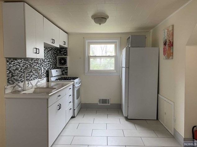 167 Church St, Lodi, NJ 07644