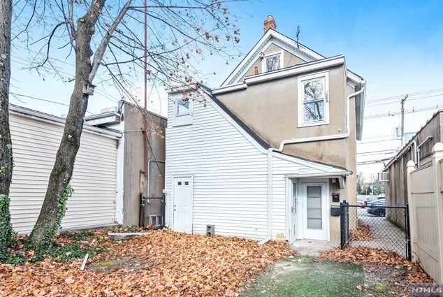 10 W Prospect St #2, Waldwick, NJ 07463