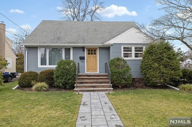 850 Manhattan Ave, Westwood, NJ 07676-4722