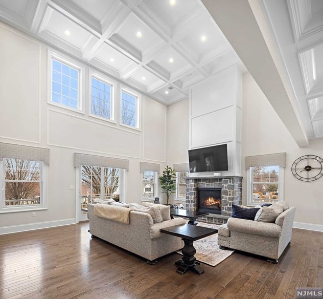246 Gorden Dr, Paramus, NJ 07652