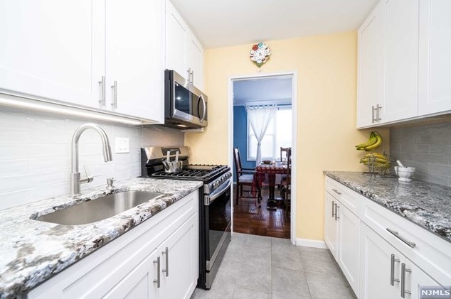 2100 Linwood Ave #2s, West Fort Lee, NJ 07024