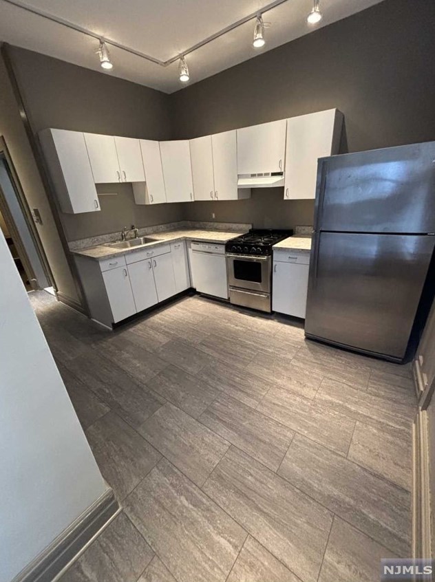 425 Bloomfield Ave, Montclair, NJ 07042
