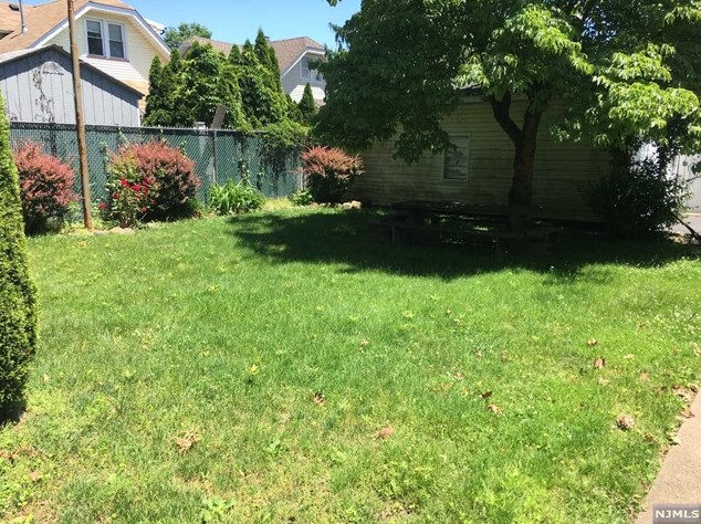 95 Sylvester Ave, Paterson, NJ 07506