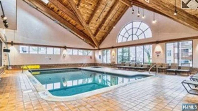 243 Village Circle Dr, West Fort Lee NJ 07024-2113 exterior