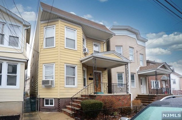 225 Devon St, Kearny, NJ 07032