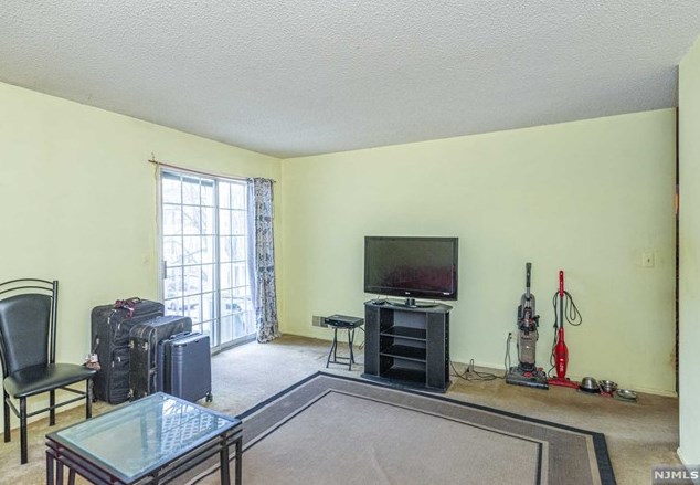 1106 Sage Ct #1106, Mahwah, NJ 07430