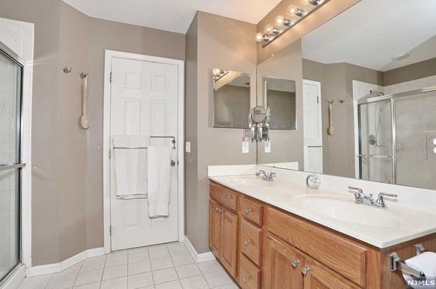 144 Mountainside Dr, Pompton Falls NJ  07442-1757 exterior