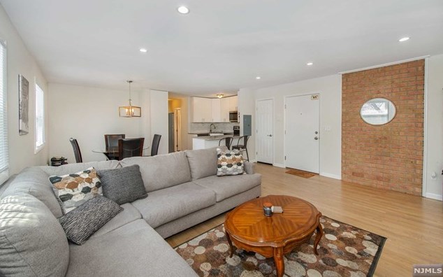 15 Forest St #9, Montclair, NJ 07042