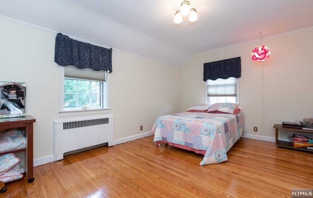 34 Carlton Pl, Rutherford NJ  07070-1120 exterior