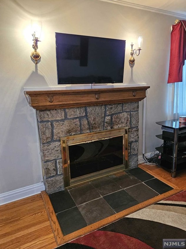 34 Carlton Pl, Rutherford NJ  07070-1120 exterior