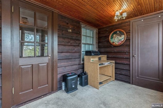 34 Carlton Pl, Rutherford NJ  07070-1120 exterior