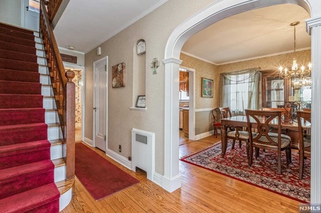 34 Carlton Pl, Rutherford NJ  07070-1120 exterior