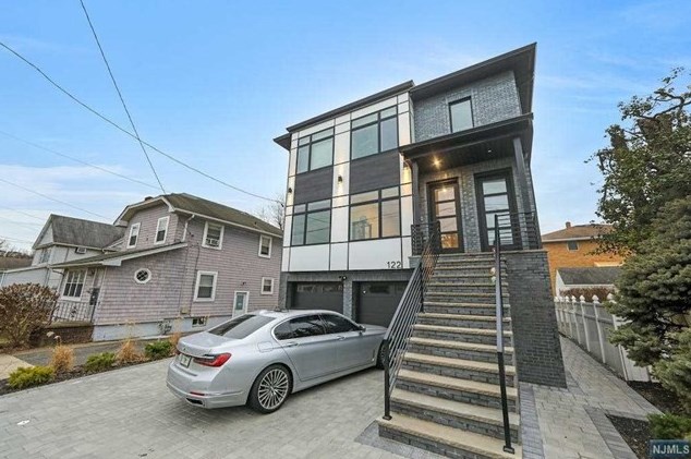 122 East Brinkerhoff Ave, Palisades Park, NJ 07650
