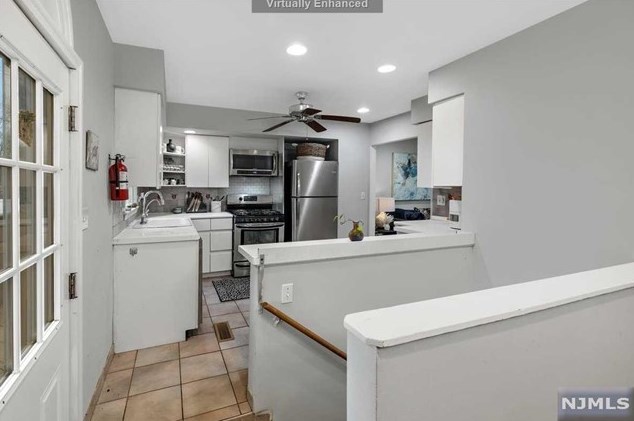 16 Morse Ave, Rutherford NJ  07070-1229 exterior